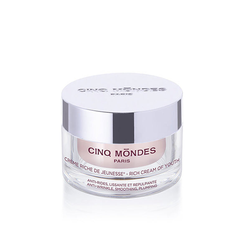 Daily facial moisturizer effectively fights against the appearance of wrinkles and loss of firmness.